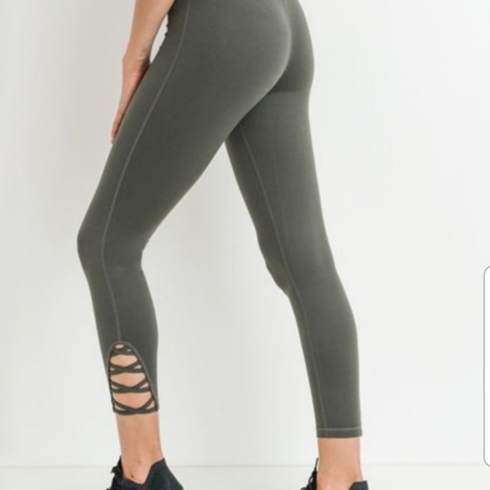 Mono b leggings with cellphone pocket